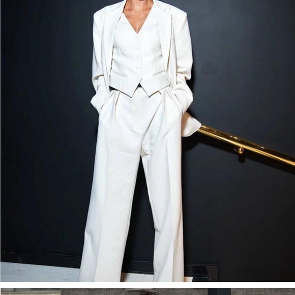 Saint Art NY 3 PIECE WHITE TUXEDO
M - Picture 12 of 14